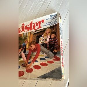 1986 vintage twister Milton Bradley game
Plastic game says 1966